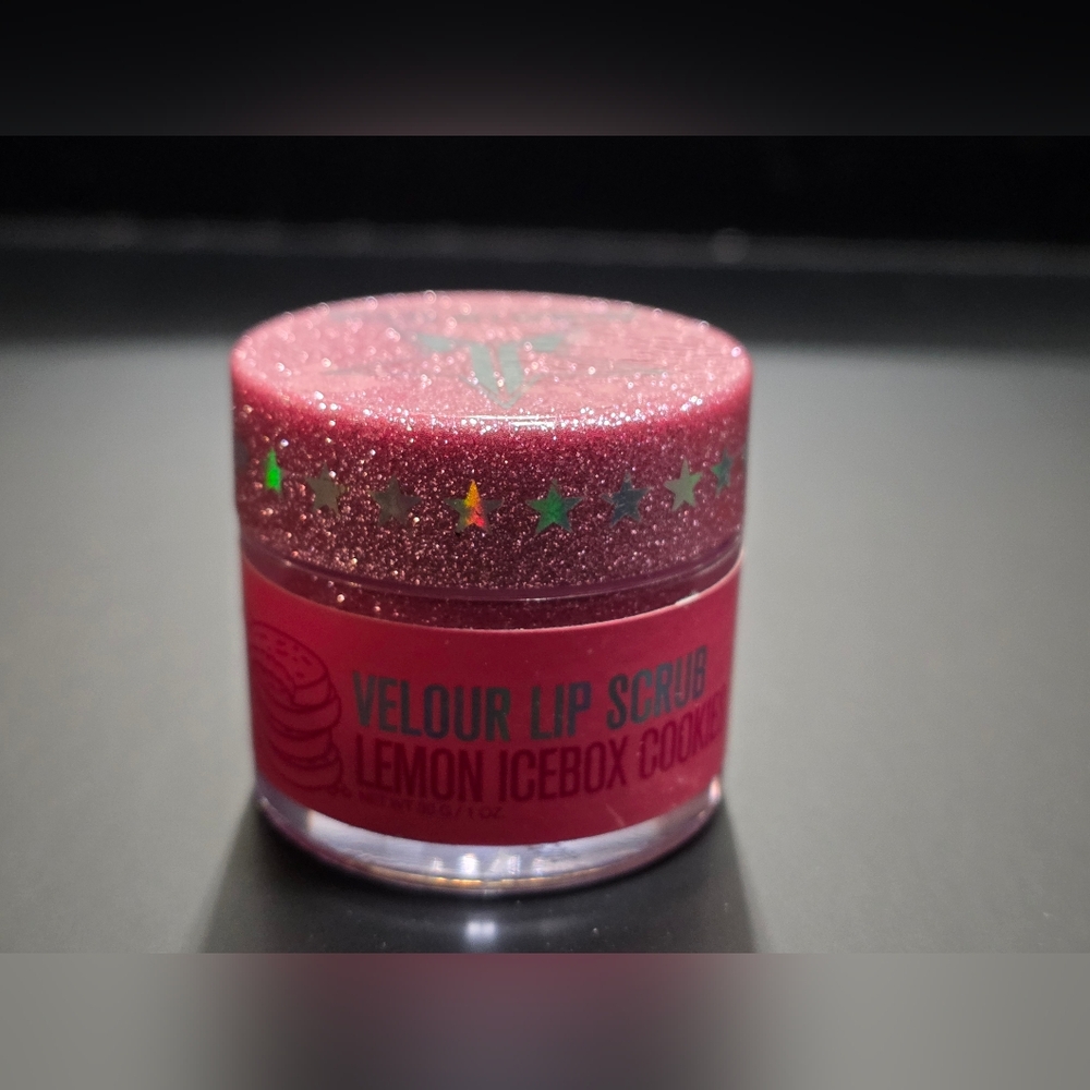 JEFFREE STAR Velour Sugar Lip Scrub - Lemon Icebox Cookies